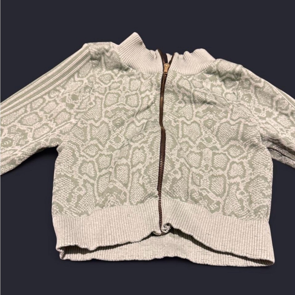 Set - Picture 4 of 4